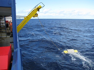 Southern Surveyory towing a manta net