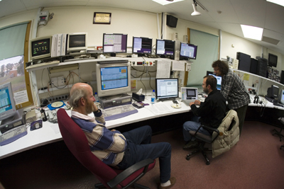 Astronomers in the control room of the Parkes telescope.