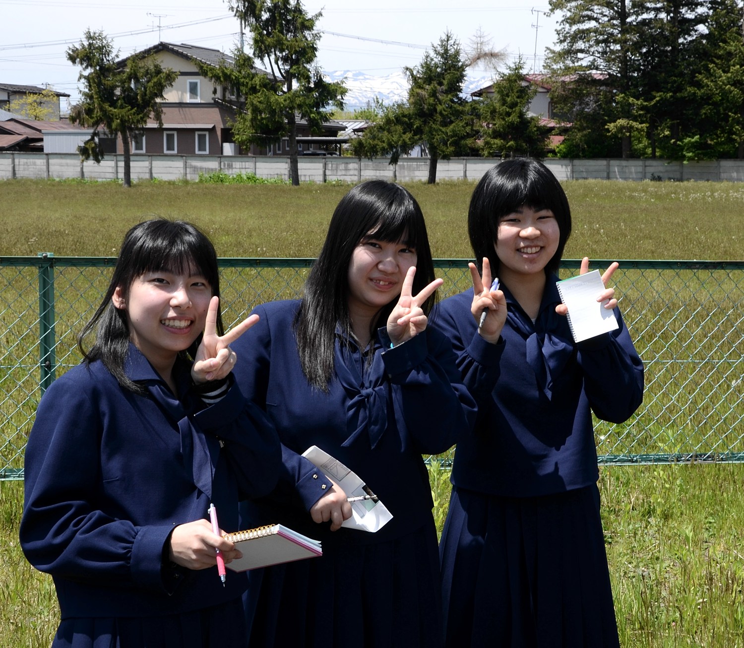 Students from Morioka 3rd High School at Mizusawa, happy to be taking part in PULSE@Parkes.