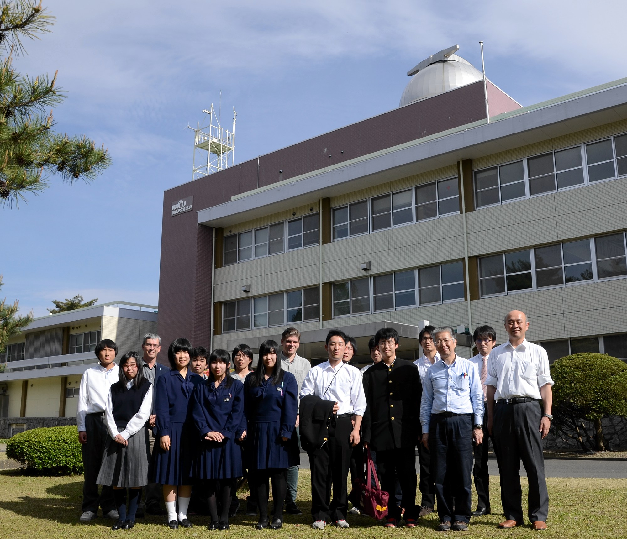 Students from the first session at NAOJ Mizusawa VLBI Observatory