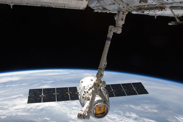 The space station's robot arm captures the Dragon capsule. Image: NASA/SpaceX