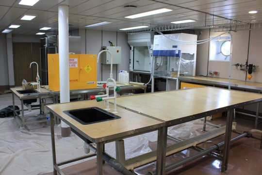 RV Investigator's General Purpose Dry Laboratory