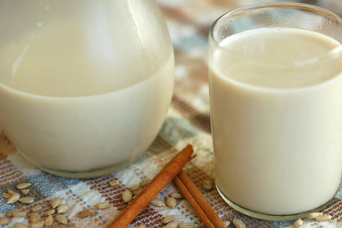 There is no evidence that the health benefits of milk are compromised by pasteurisation. jacqueline/Flickr, CC BY-NC