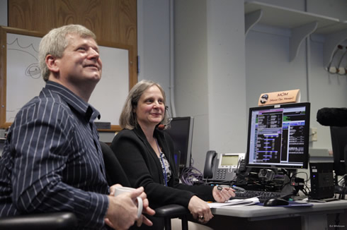 New Horizons' mission operations managers were all smiles as they received news that their spacecraft had awoken. Image: NASA/JHUAPL