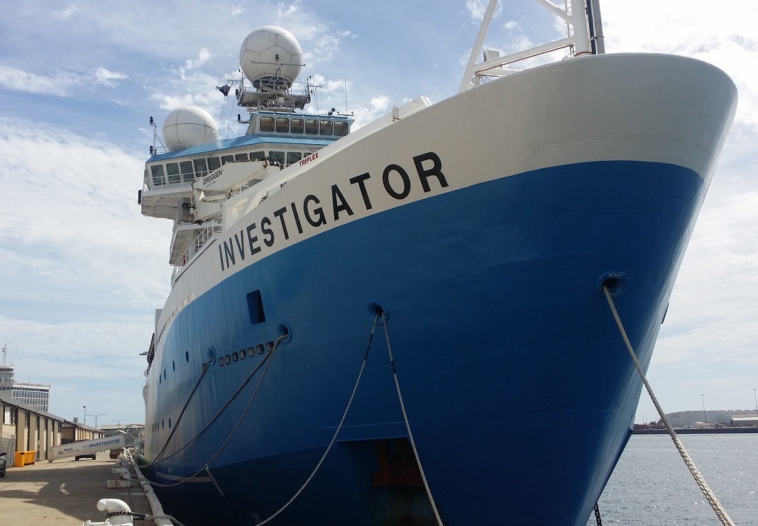 RV Investigator in Fremantle Port 2