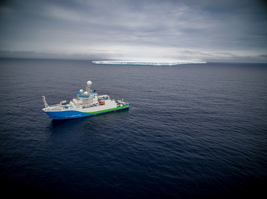 As the Investigator sails Antarctica, researchers on board are on the hunt for are ancient phytoplankton to study their DNA. 