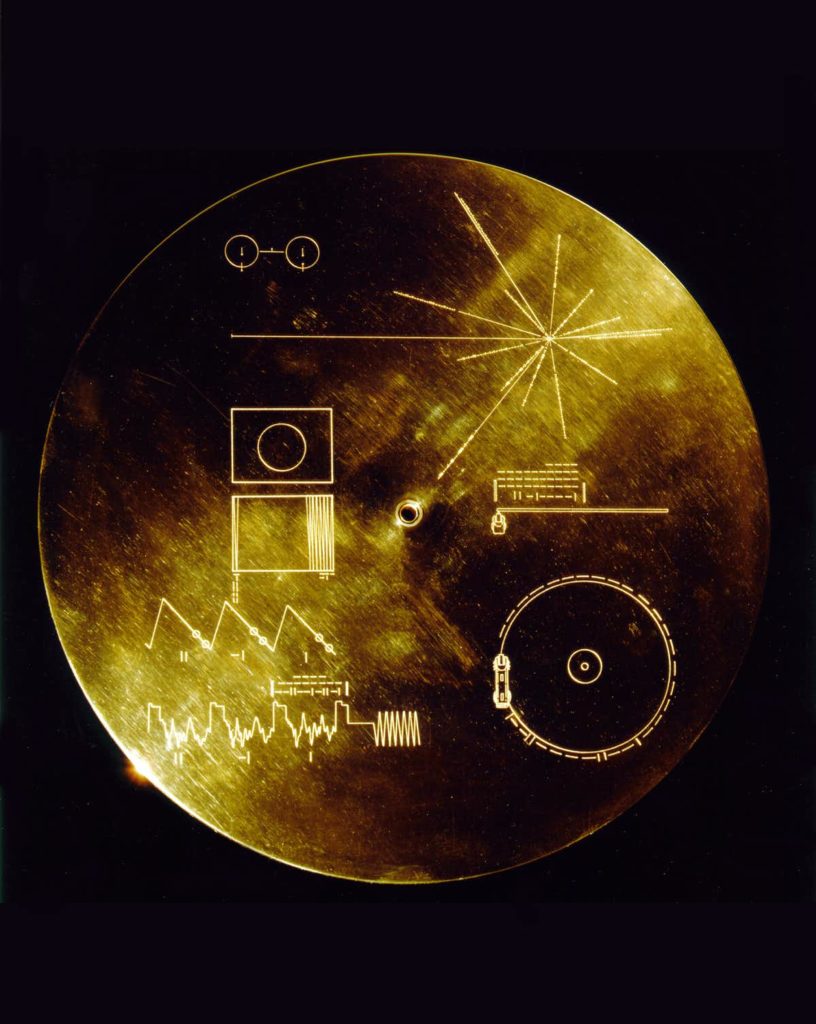  The Golden Record cover shown with its extraterrestrial instructions.